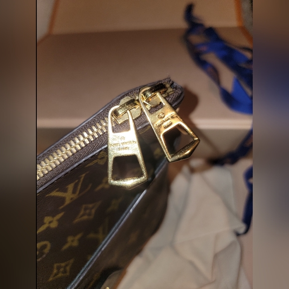 **SOLD**Authentic Louis Vuitton Odeon PM - Picture 2 of 13